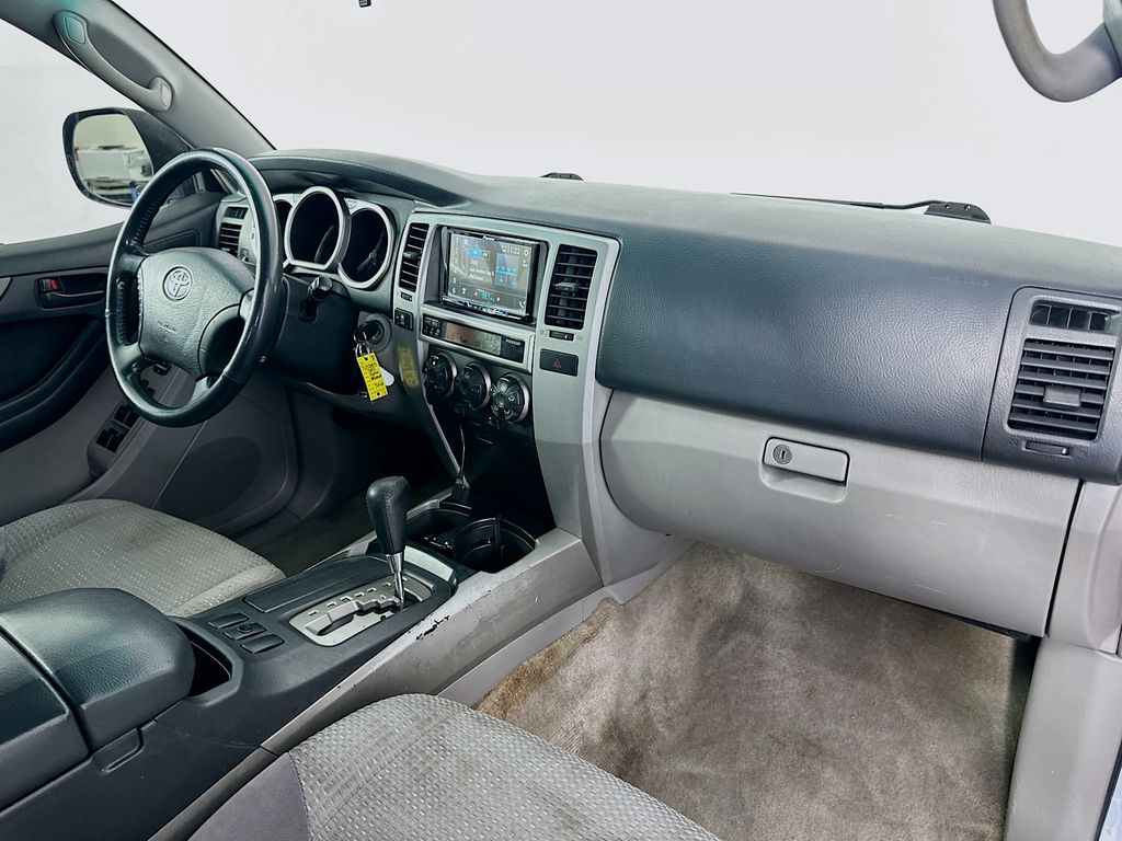 Thumbnail: 2004 Toyota 4Runner - 26
