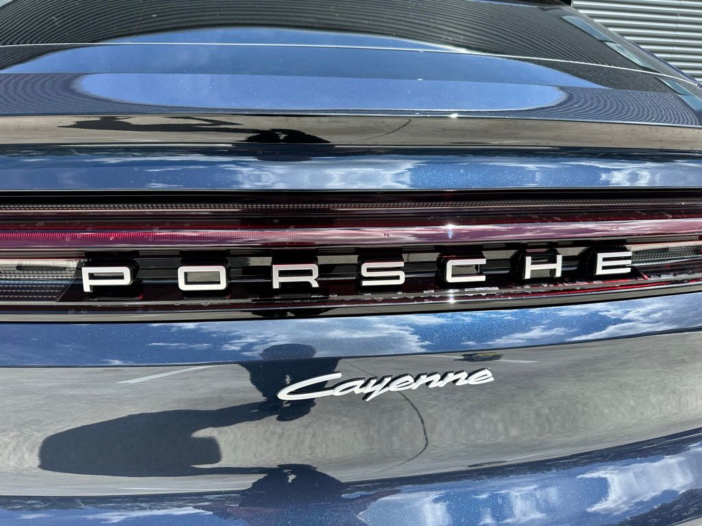 Thumbnail: 2025 Porsche  - 12