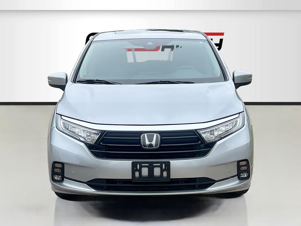 Used 2023 Silver Honda Touring image 2