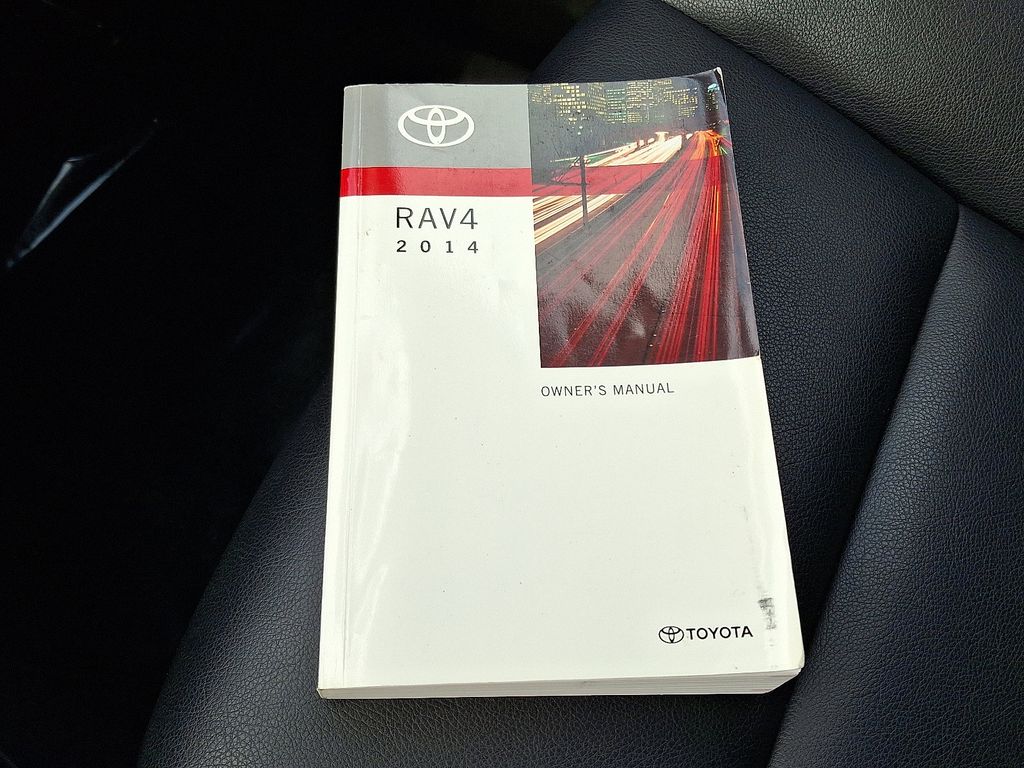 Thumbnail: 2014 Toyota RAV4 - 26