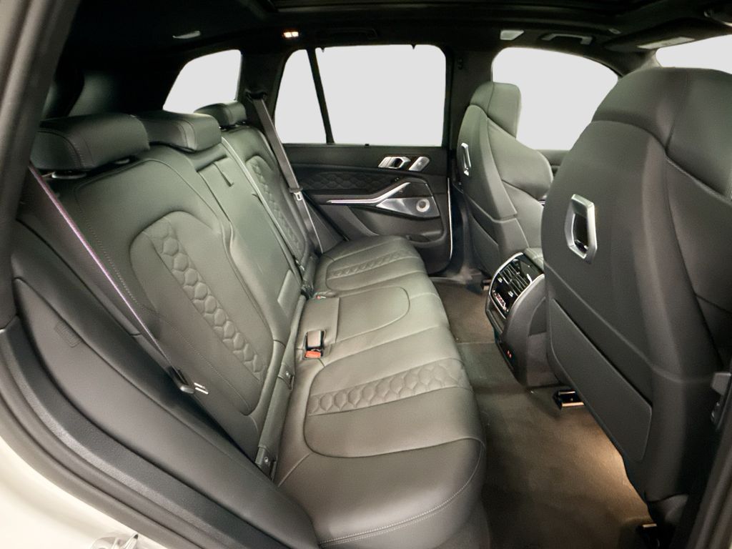 Thumbnail: 2026 BMW X5 - 21