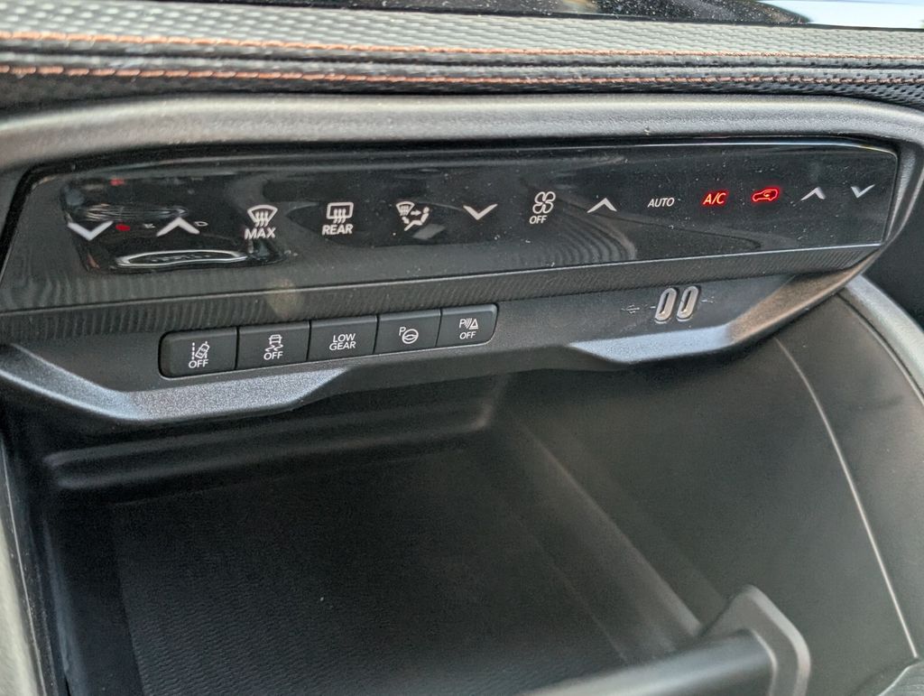 new 2026 Jeep Cherokee car, priced at $42,805