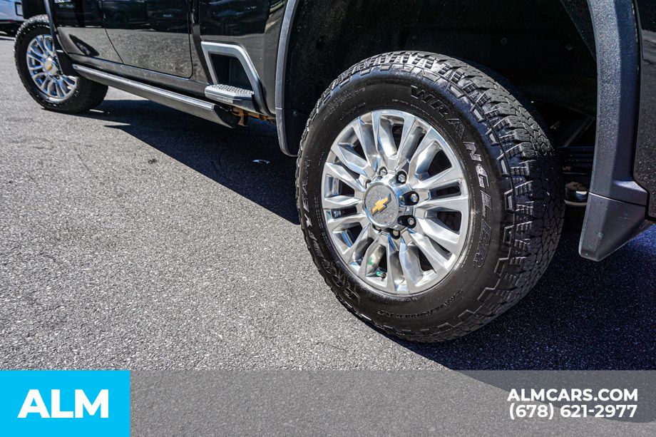 Used 2023 Black Chevrolet High Country image 17