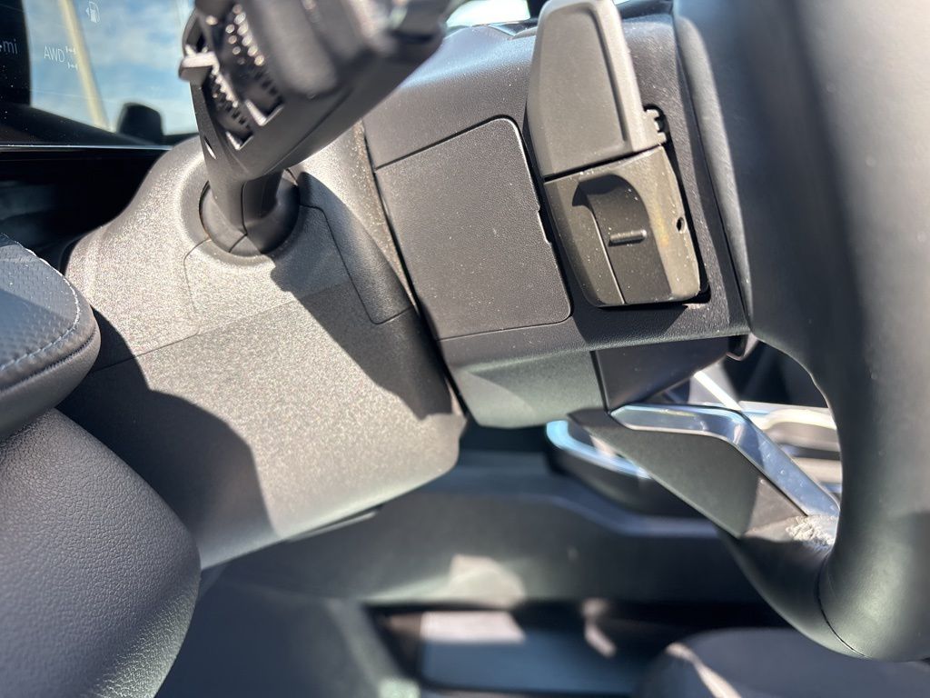 Used 2025 Chevrolet Equinox SUV