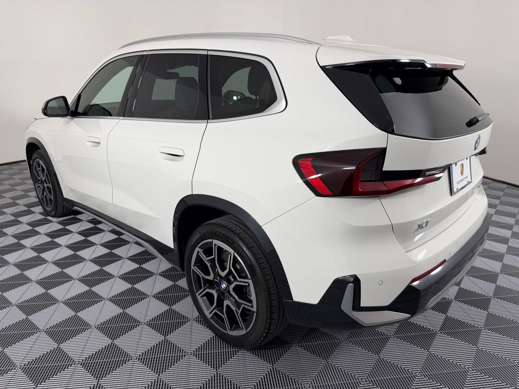 Thumbnail: 2023 BMW X1 - 3