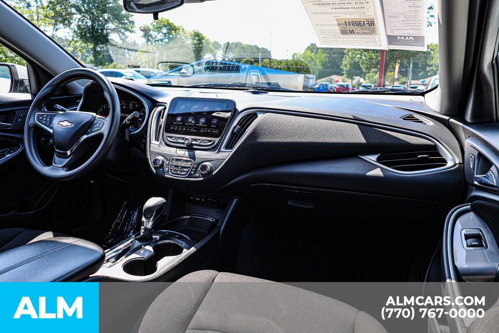 Used 2024 White Chevrolet LT image 29