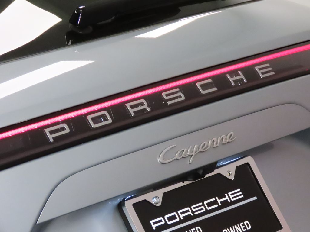 Thumbnail: 2023 Porsche Cayenne - 12