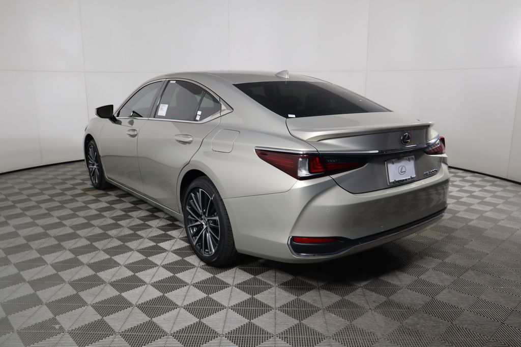 2025 Lexus ES Hybrid 300h 7