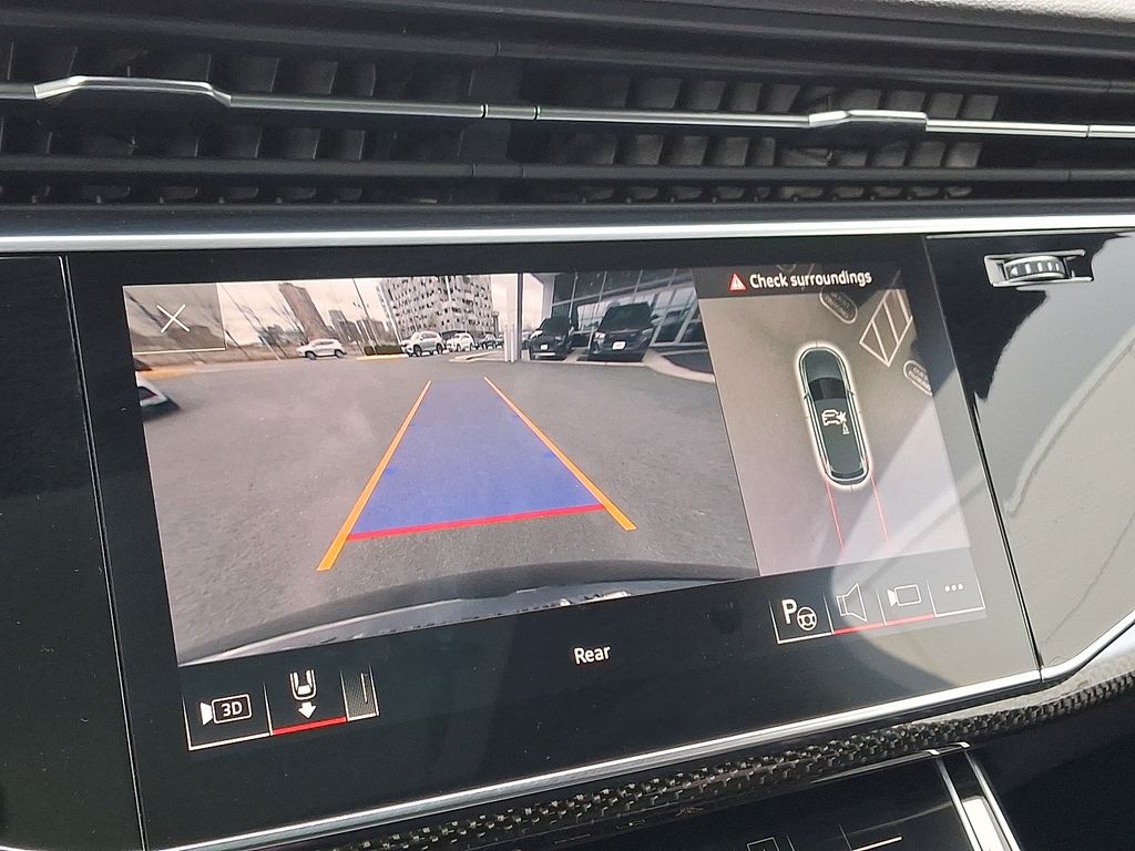 Thumbnail: 2023 Audi SQ7 - 18