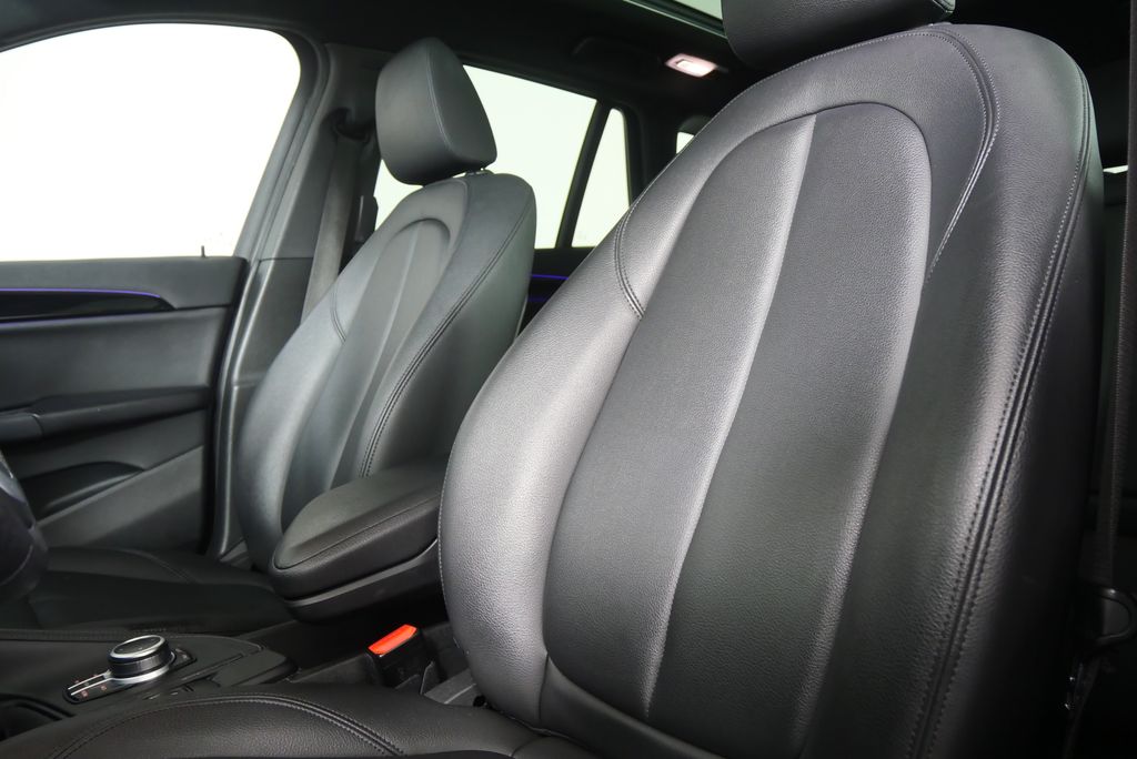 Thumbnail: 2021 BMW X1 - 11