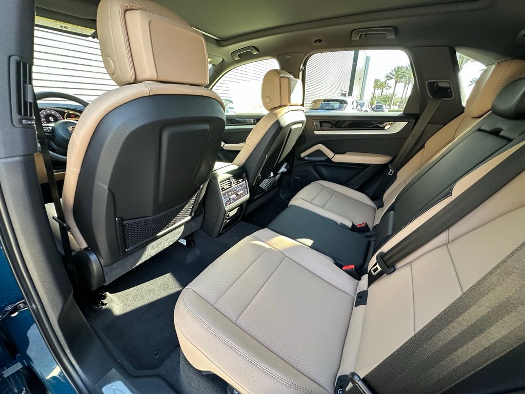 Thumbnail: 2025 Porsche Cayenne - 31