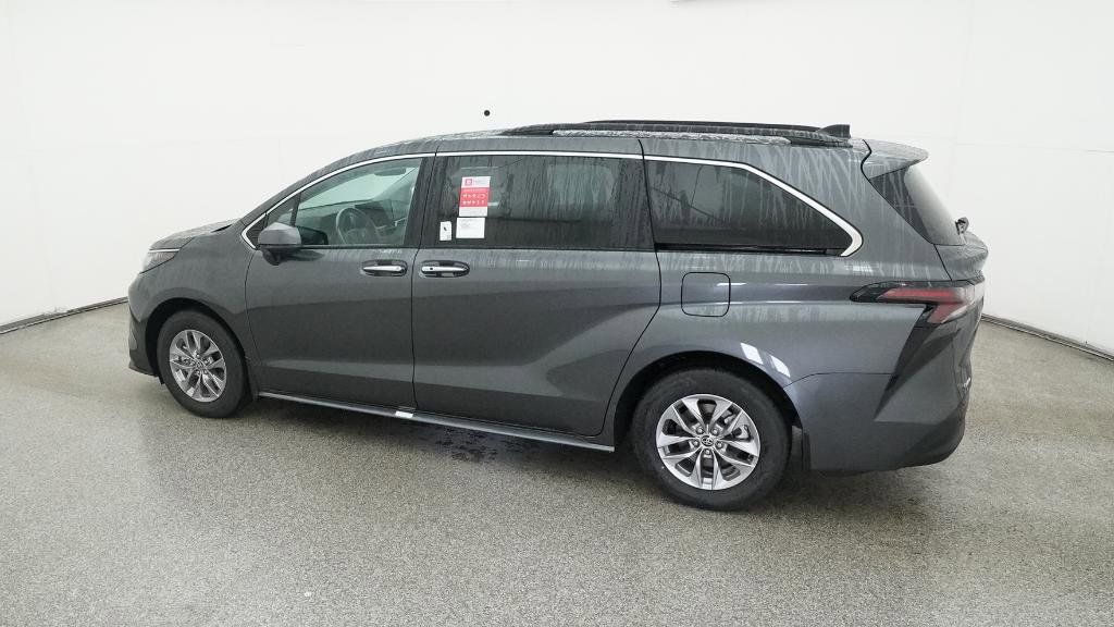 Thumbnail: 2025 Toyota Sienna - 27
