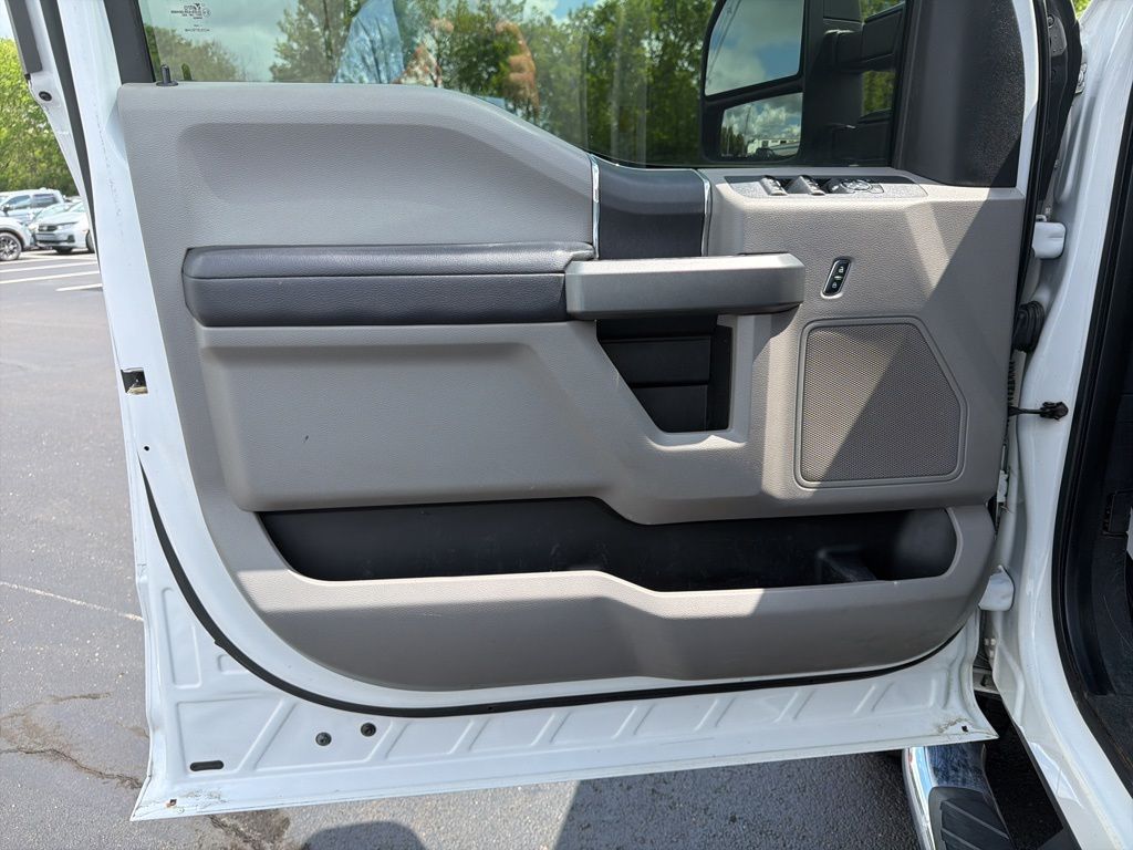Thumbnail: 2017 Ford Econoline - 16