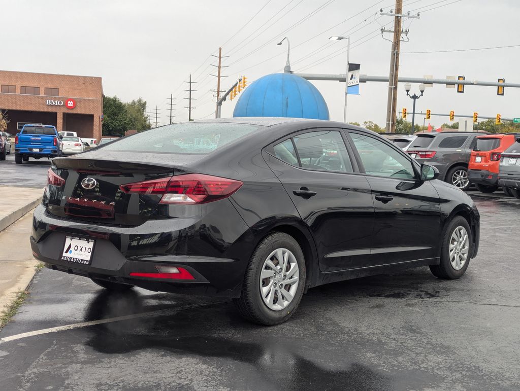 2019 Hyundai Elantra SE 4