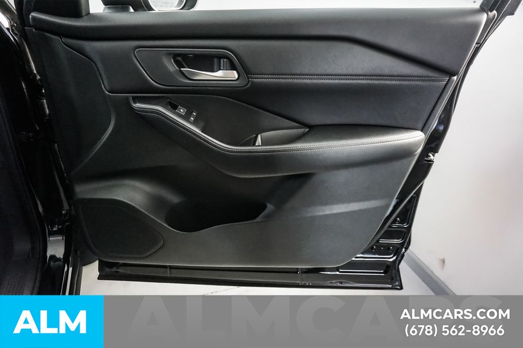 Used 2026 Black Nissan SL image 42