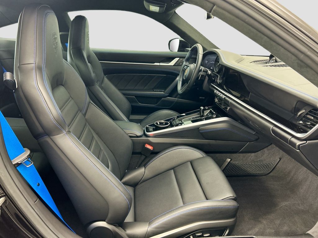 Thumbnail: 2024 Porsche 911 - 21