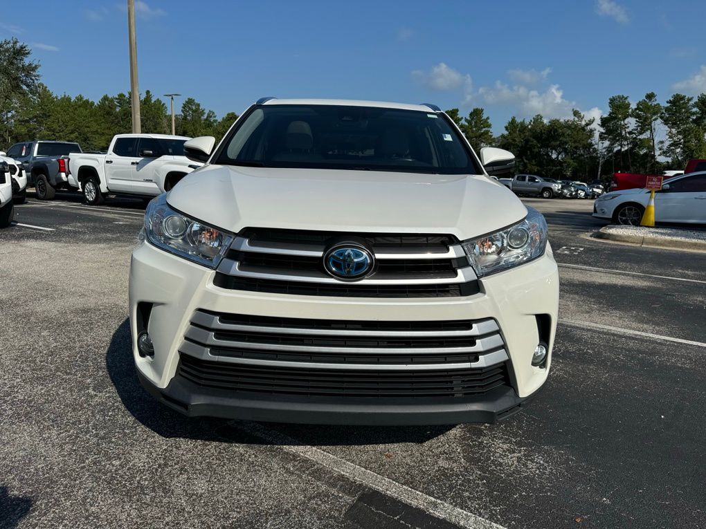 2019 Toyota Highlander Hybrid XLE 3