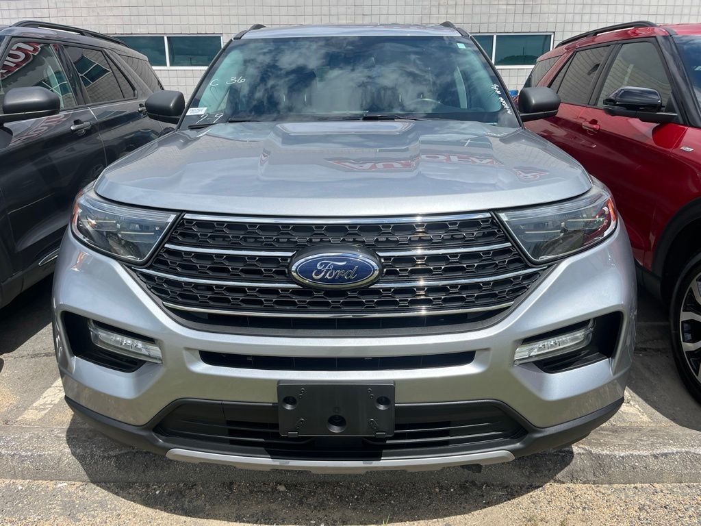 Silver Metallic 2022 Ford Explorer SUV / Crossover All-Wheel Drive Automatic