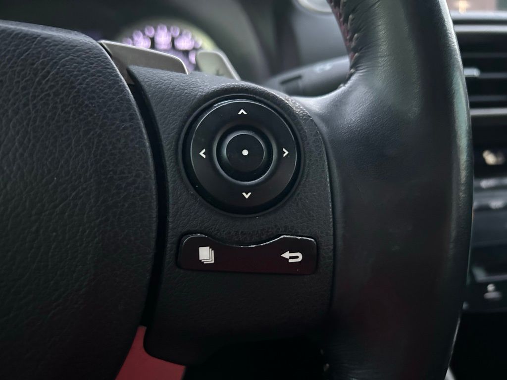 Thumbnail: 2014 Lexus IS - 18