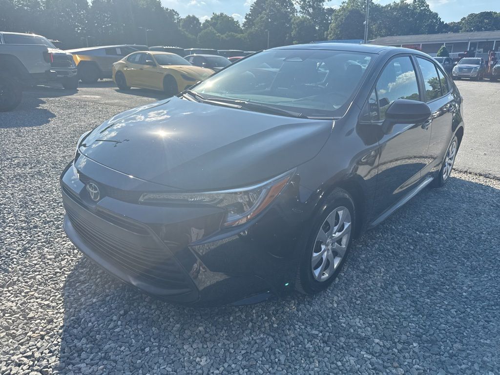 2025 Toyota Corolla LE CVT's photo