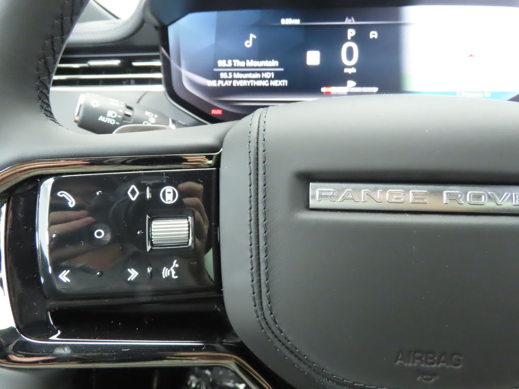 Thumbnail: 2025 Land Rover Range Rover Sport - 11