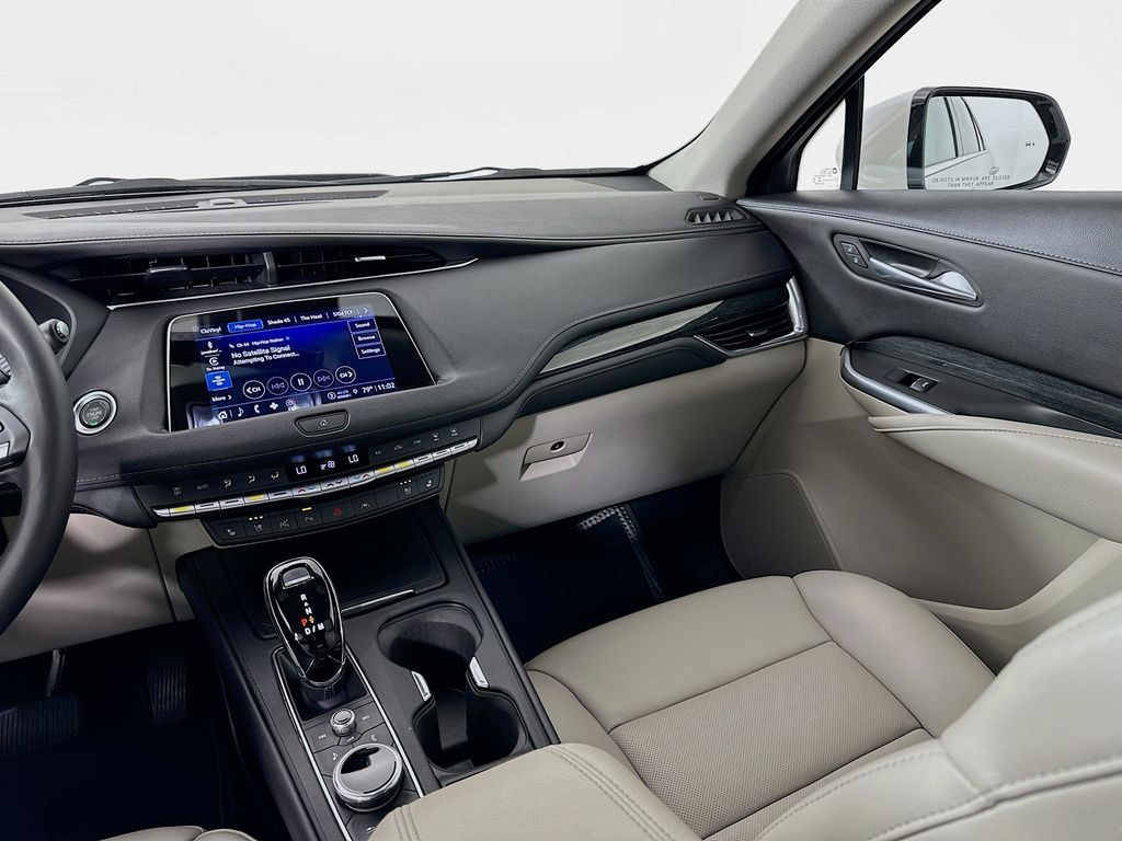 2022 Cadillac XT4 Premium Luxury 23