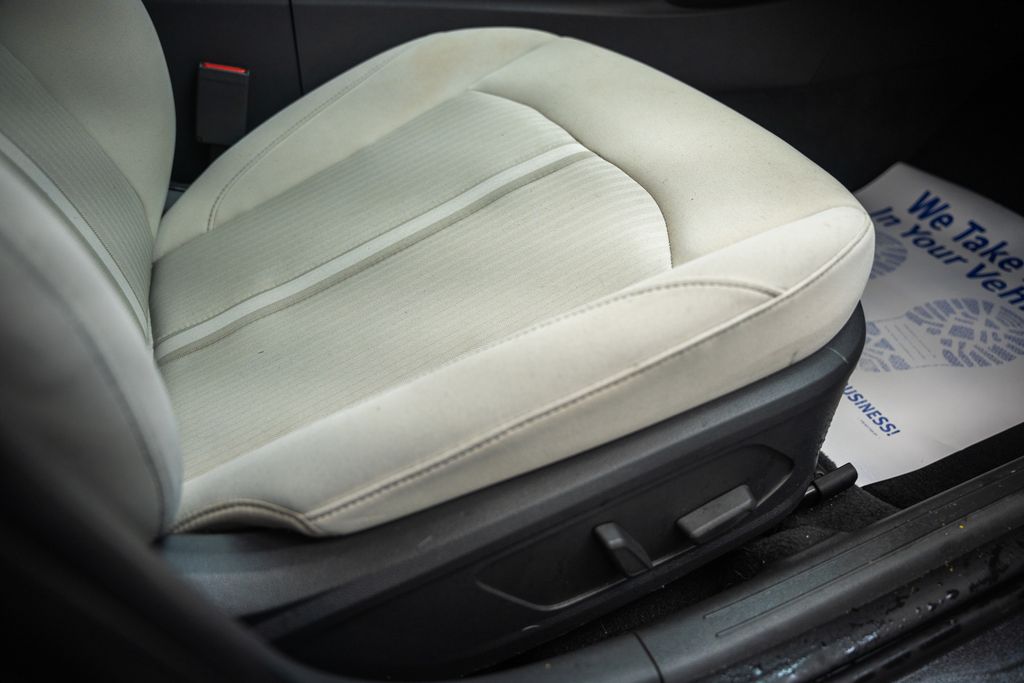 HyundaiSonata Hybrid33