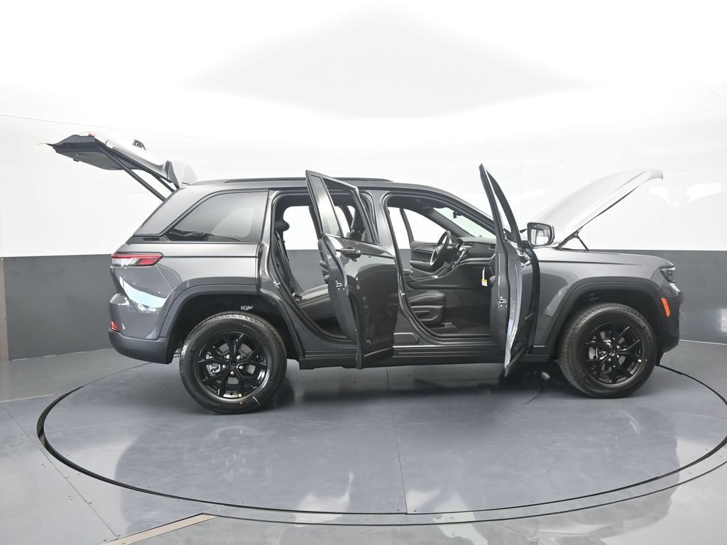 New 2025 Baltic Gray Metallic Clearcoat Jeep Altitude X image 64