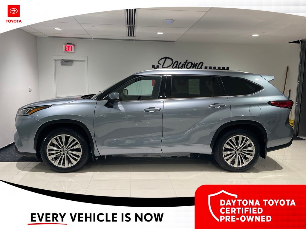 Used 2023 Toyota Highlander Hybrid SUV