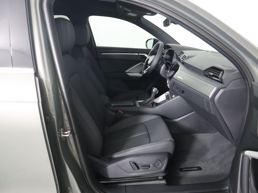 Thumbnail: 2025 Audi Q3 - 22