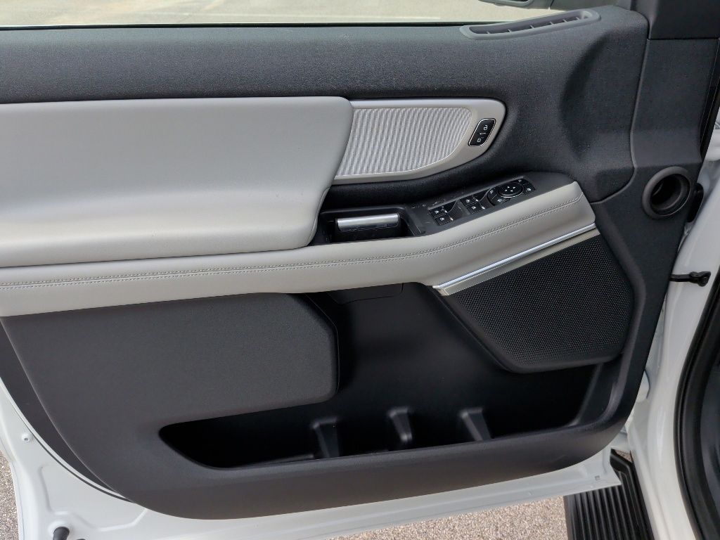 2026 Ford Expedition Active - 9
