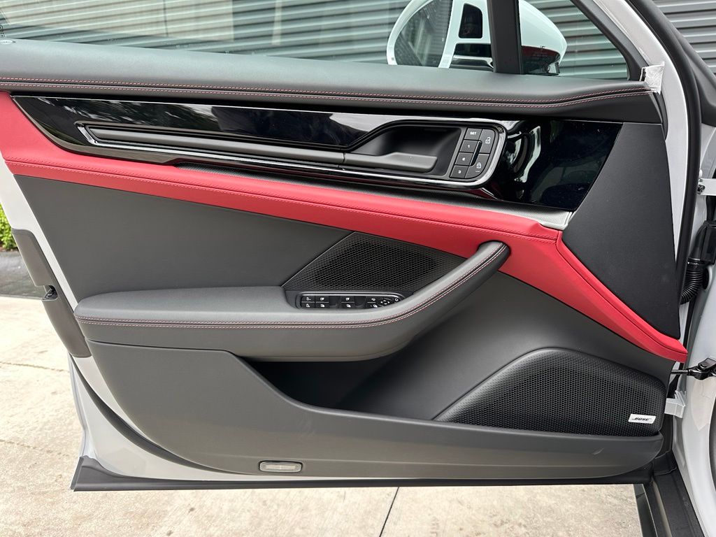 Thumbnail: 2026 Porsche Panamera - 16