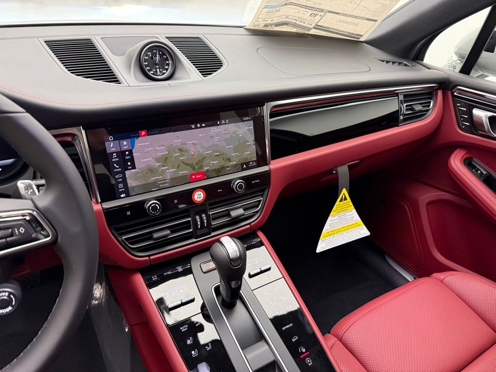 Thumbnail: 2026 Porsche Macan - 16