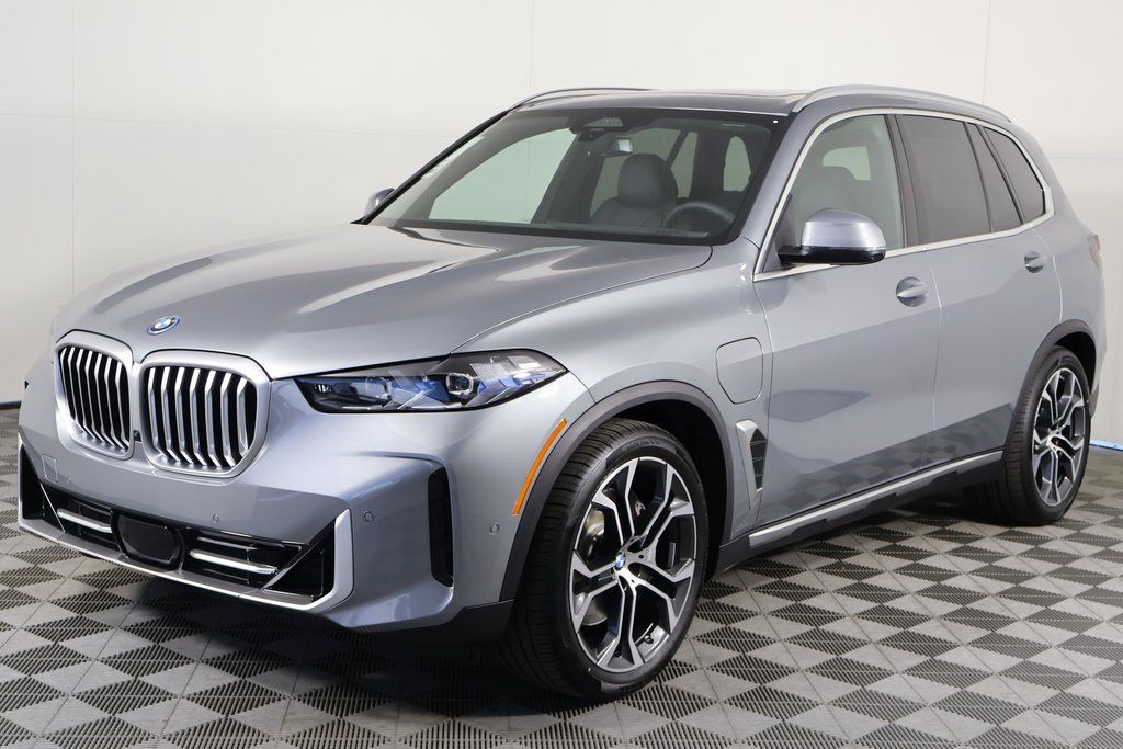 Thumbnail: 2026 BMW X5 - 1