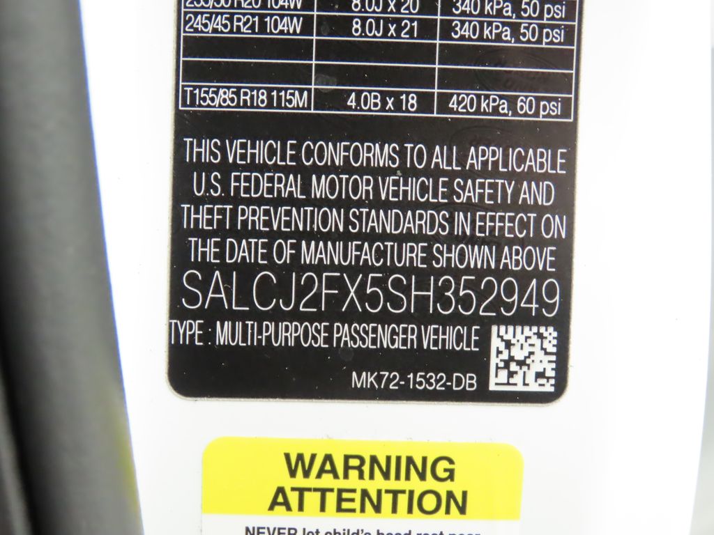 Thumbnail: 2025 Land Rover Discovery Sport - 32