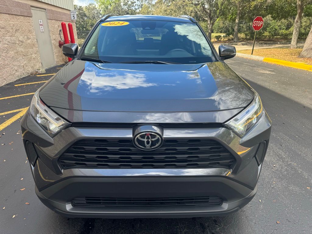 2024 Toyota RAV4 XLE 8