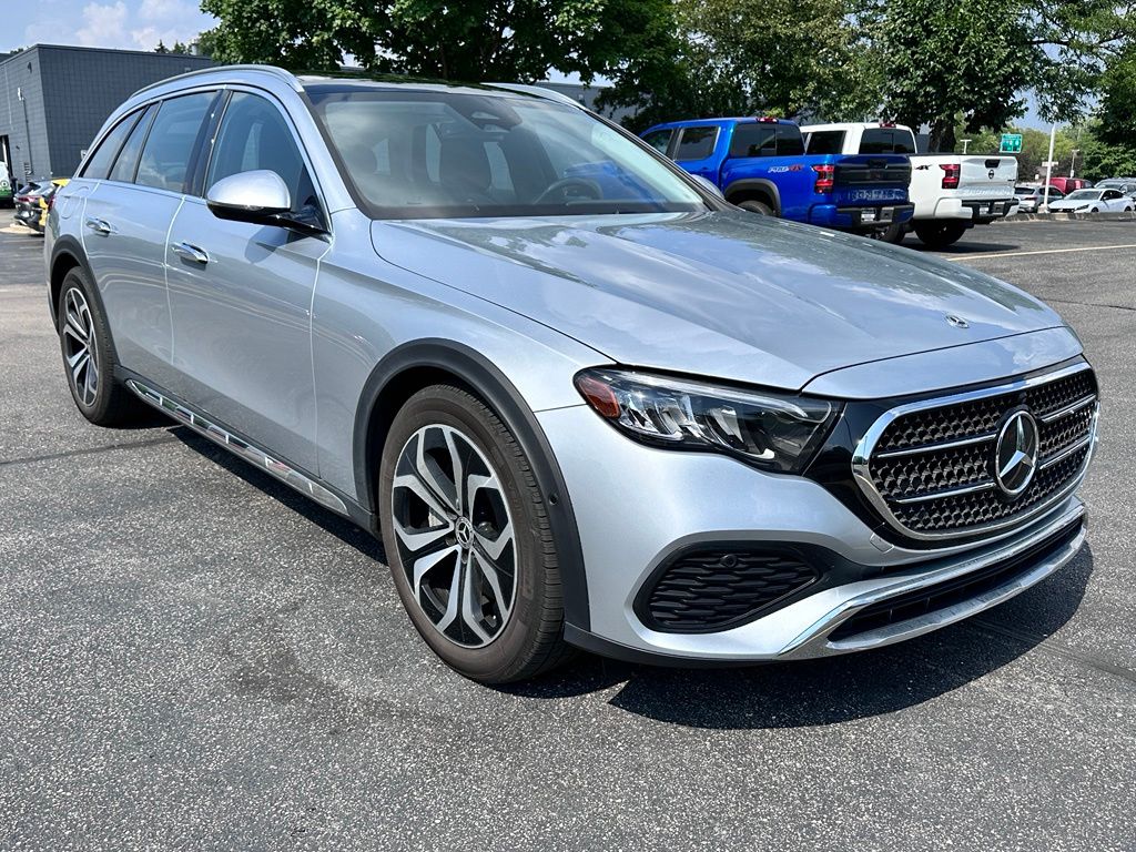 Used 2025 Silver Mercedes-Benz E 450 image 2