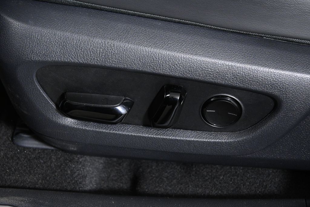 Thumbnail: 2025 Lexus RX - 27