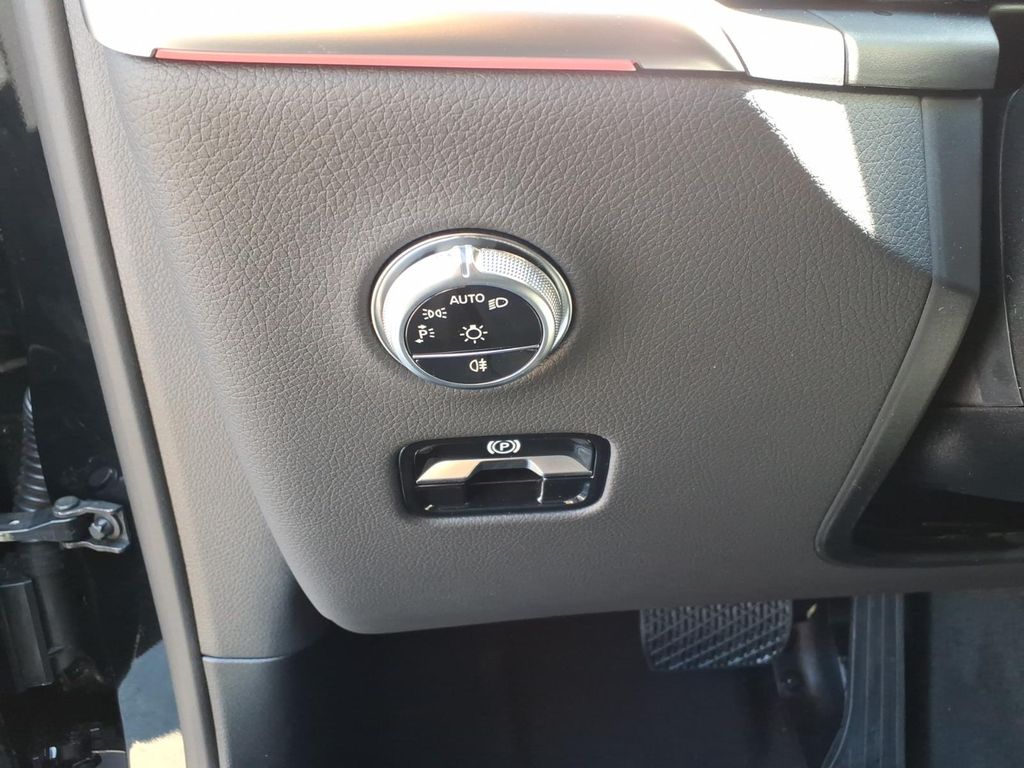 New 2026 Black Mercedes-Benz GLC 300 image 17