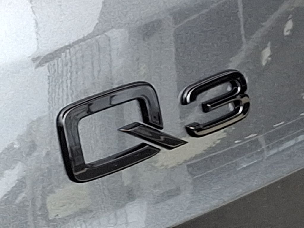 2025 Audi Q3  21