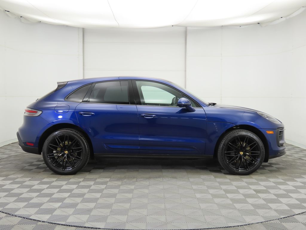 Thumbnail: 2022 Porsche Macan - 4