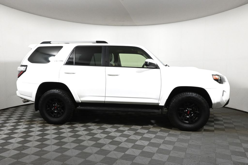 Thumbnail: 2018 Toyota 4Runner - 9