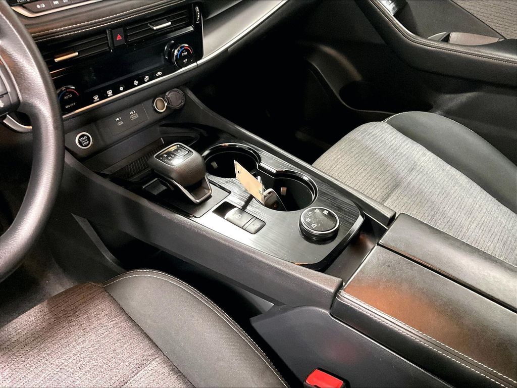 2023 Nissan Rogue — photo 20