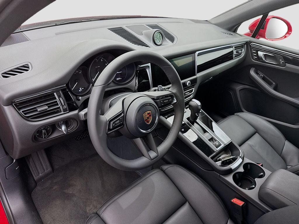 Thumbnail: 2026 Porsche Macan - 4