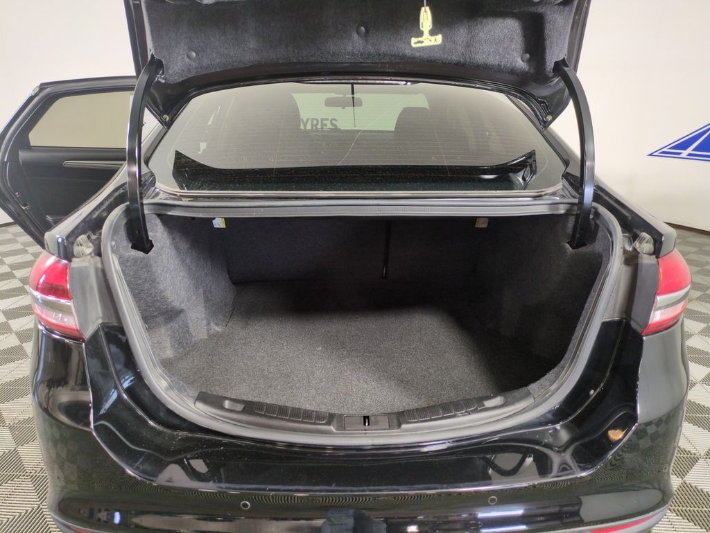 Used 2018 Ford Fusion SE For Sale in Fort Wayne, IN