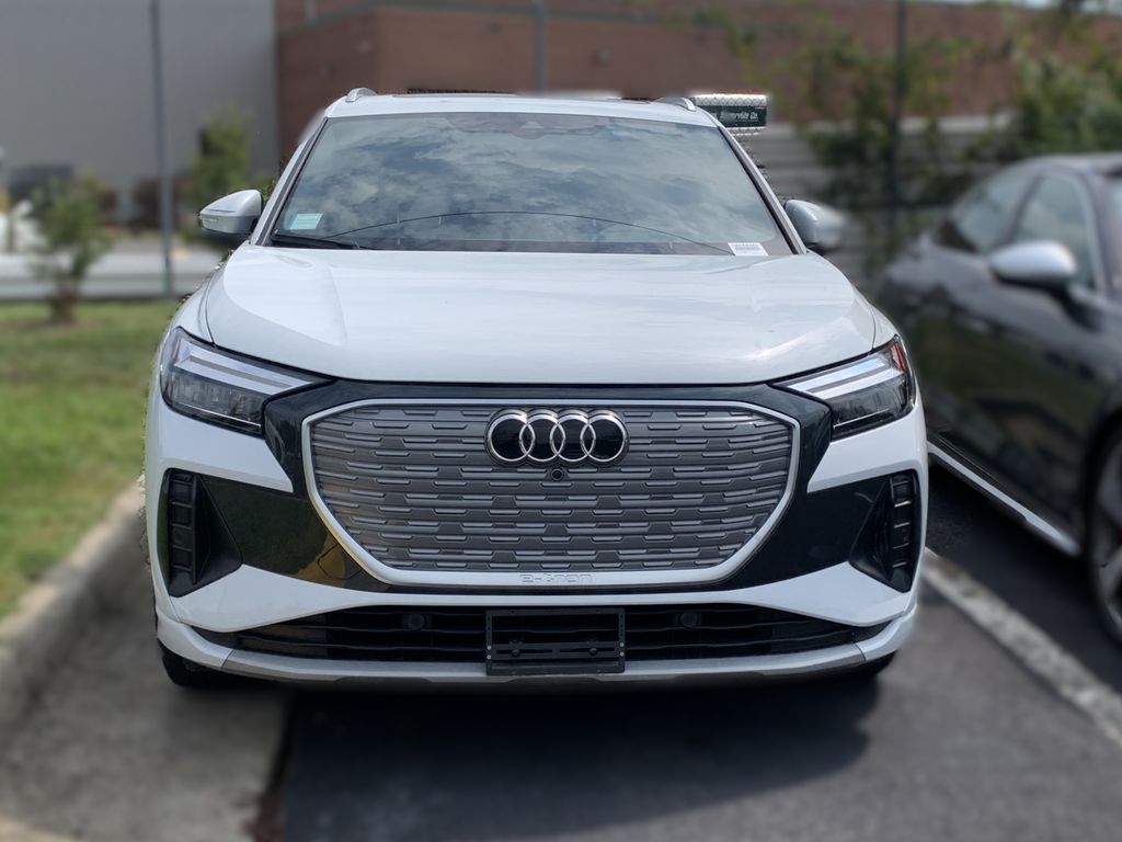 Thumbnail: 2023 Audi Q4 e-tron - 2