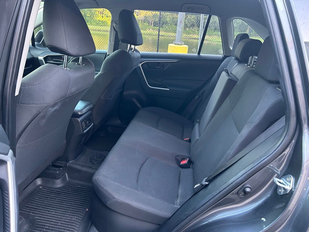 2023 Toyota RAV4 LE 13