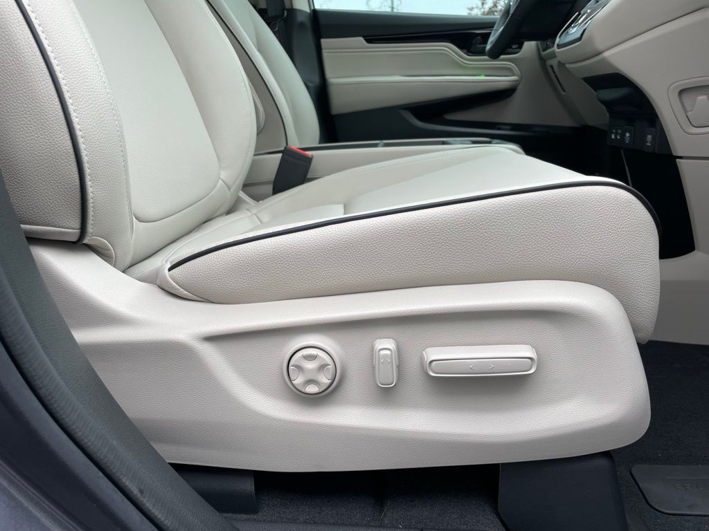 Thumbnail: 2026 Honda Odyssey - 32