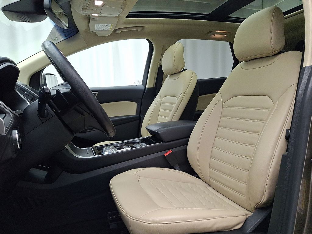 Thumbnail: 2019 Ford Edge - 13