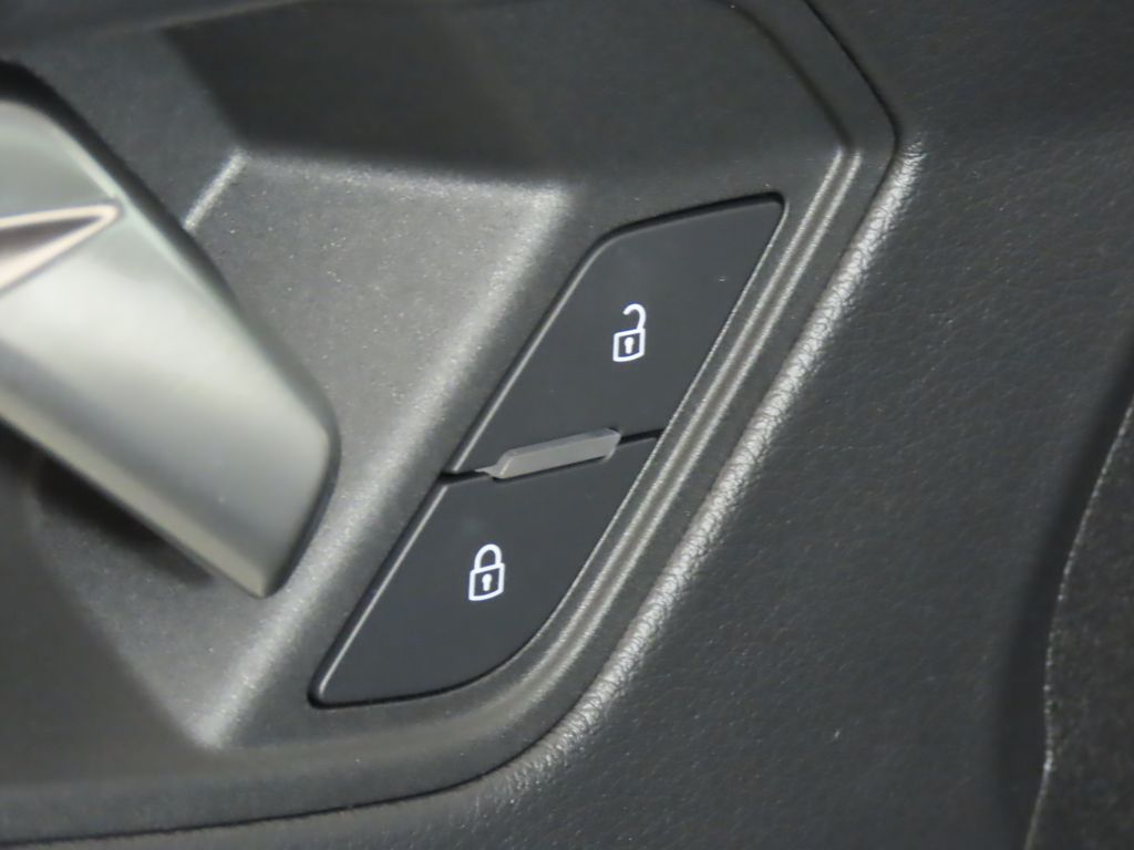 Thumbnail: 2025 Audi Q3 - 31